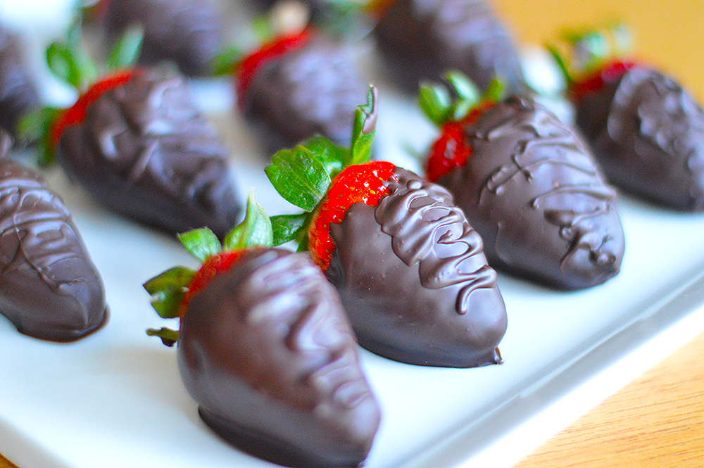 Chocolate-coated-strawberries_2